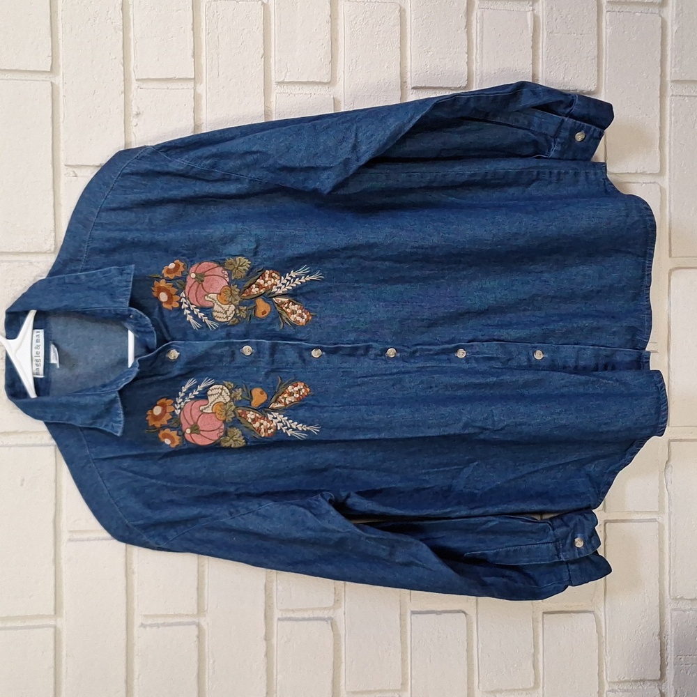 Maggie & Max Fall Embroidered Denim Button-Up Shirt. Size Large